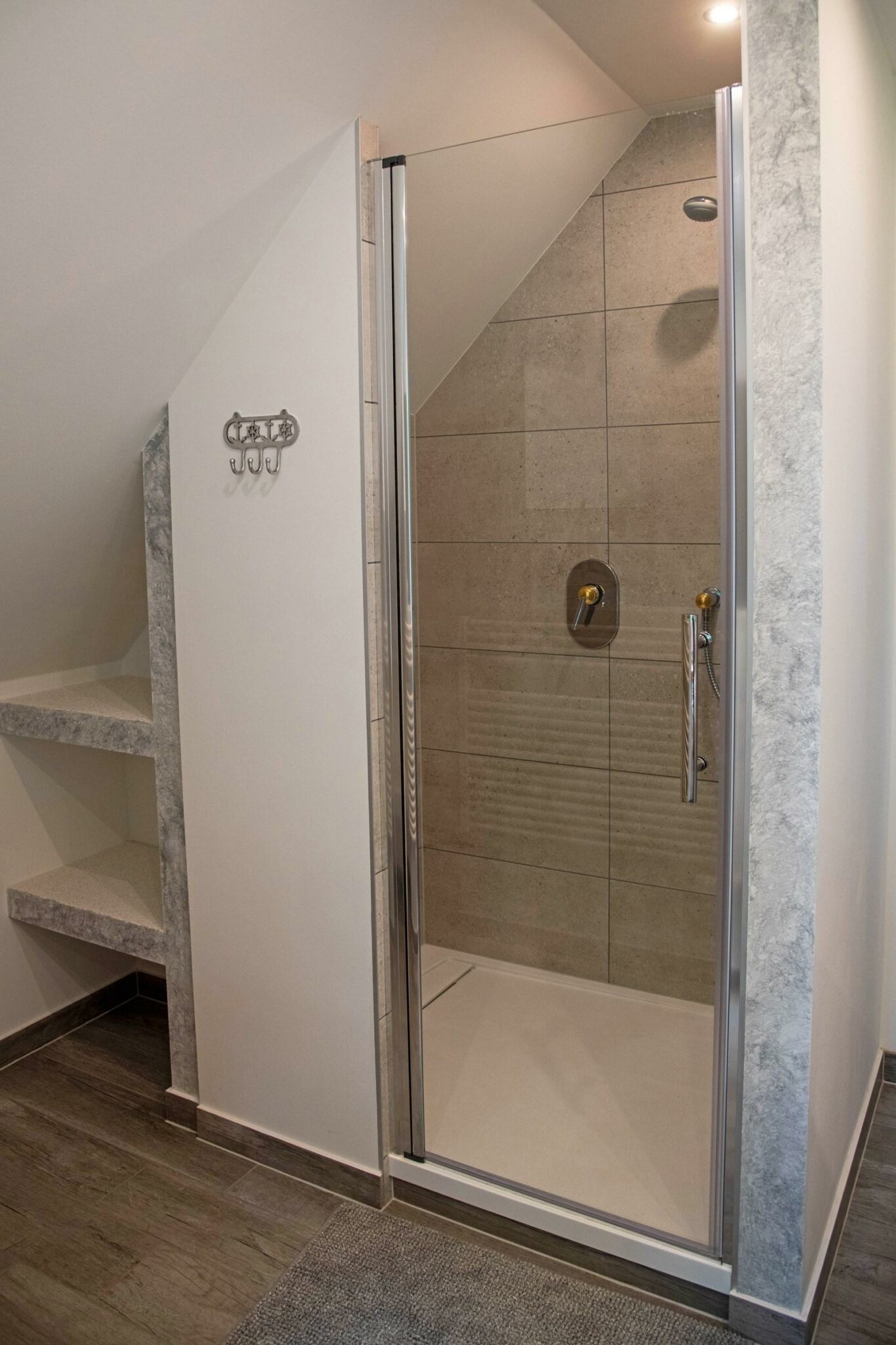 Ferienwohnung_Kappeln_dusche-1365x2048-1.jpg